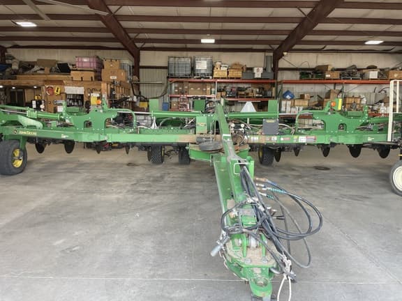 Image of John Deere 2510H equipment image 1
