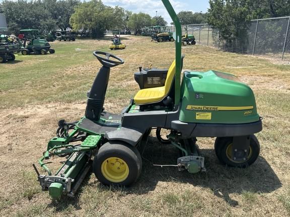Image of John Deere 2550 equipment image 1