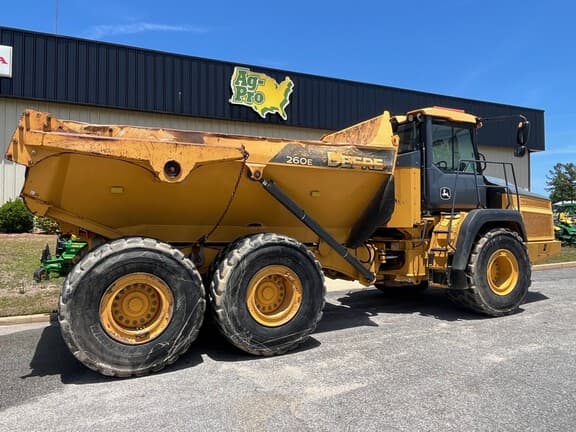 Image of John Deere 260E equipment image 1