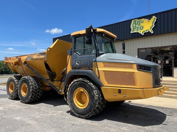 Image of John Deere 260E Primary image