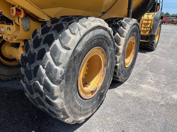 Image of John Deere 260E equipment image 2