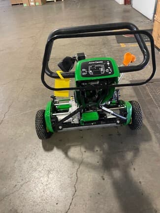 Image of John Deere 260SL equipment image 4