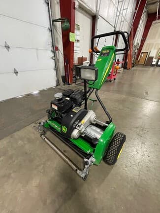 Image of John Deere 260SL equipment image 1