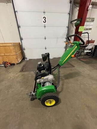 2020 John Deere 260SL Equipment Image0