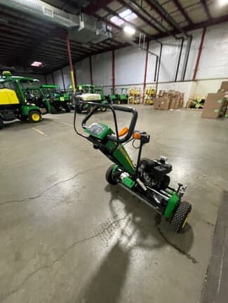 Image of John Deere 260SL equipment image 3