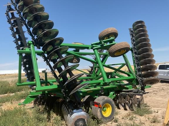 Image of John Deere 2635 equipment image 1
