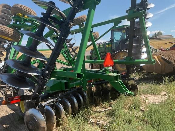 Image of John Deere 2635 equipment image 4