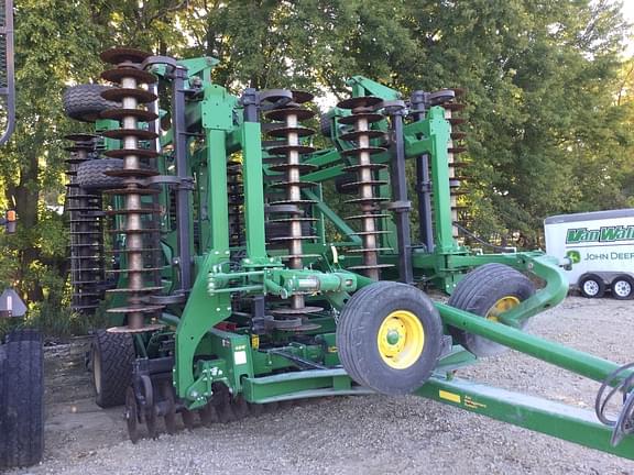 Image of John Deere 2660VT equipment image 1