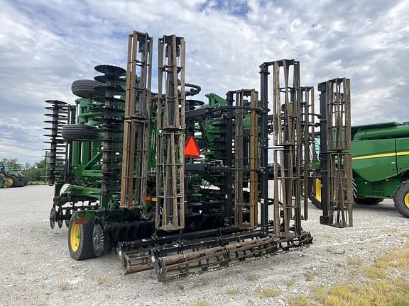Image of John Deere 2660VT equipment image 3
