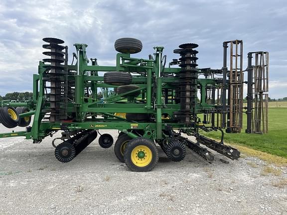 Image of John Deere 2660VT equipment image 2