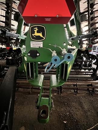 Image of John Deere 2660VT equipment image 2