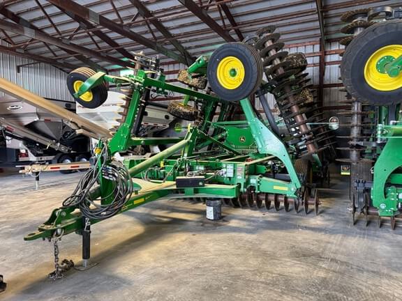 Image of John Deere 2660VT Primary image