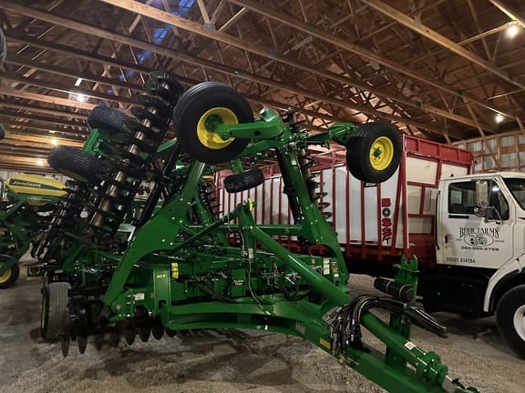 2020 John Deere 2660VT Equipment Image0