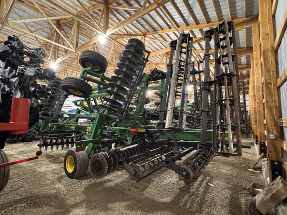 Image of John Deere 2660VT equipment image 2