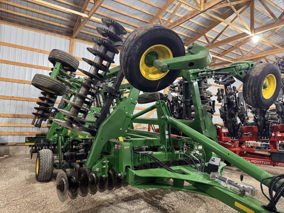 Image of John Deere 2660VT Primary image