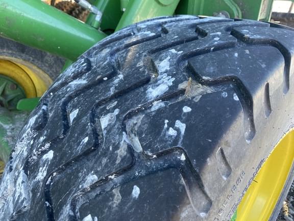 Image of John Deere 2660VT equipment image 4
