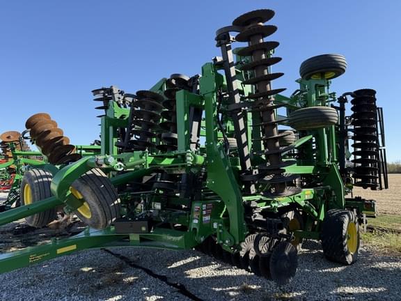 Image of John Deere 2660VT equipment image 3