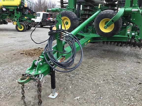 Image of John Deere 2660VT equipment image 3