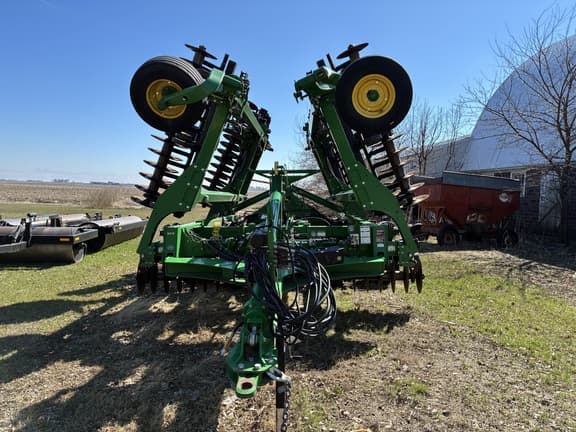 Image of John Deere 2660VT equipment image 2