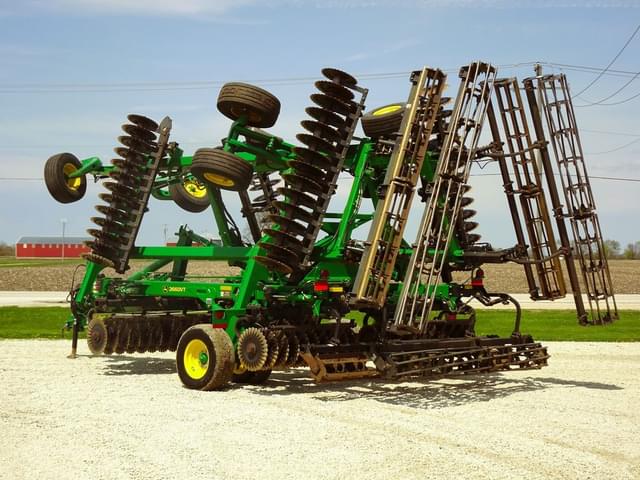 Image of John Deere 2660VT equipment image 3