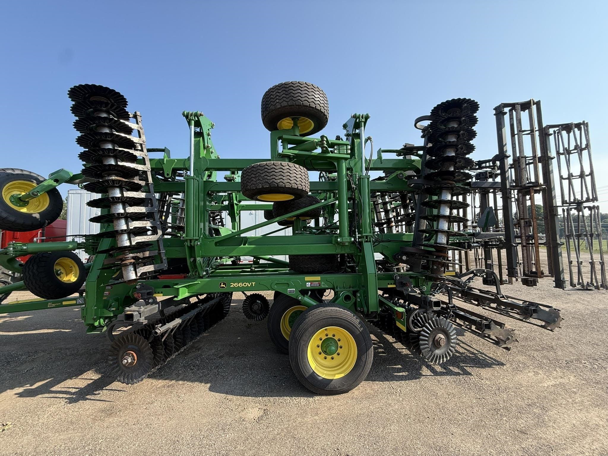 2020 John Deere 2660VT Equipment Image0