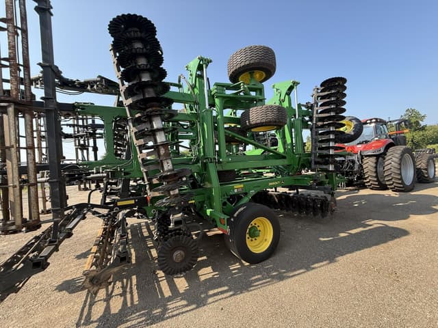 Image of John Deere 2660VT equipment image 2