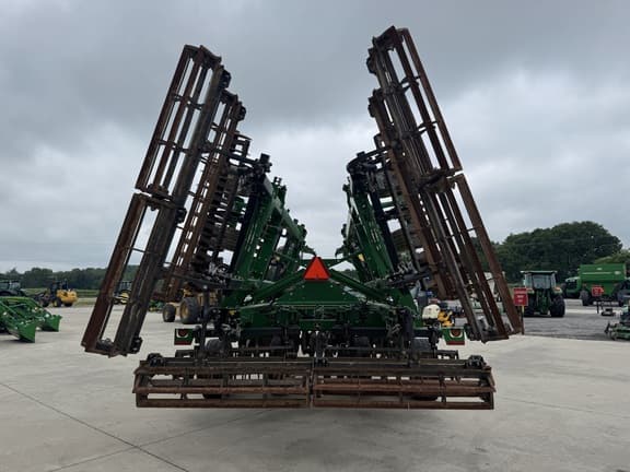 Image of John Deere 2660VT equipment image 4