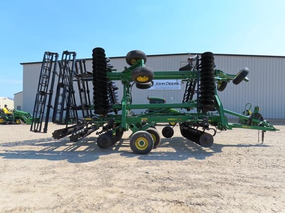 Image of John Deere 2660VT equipment image 2