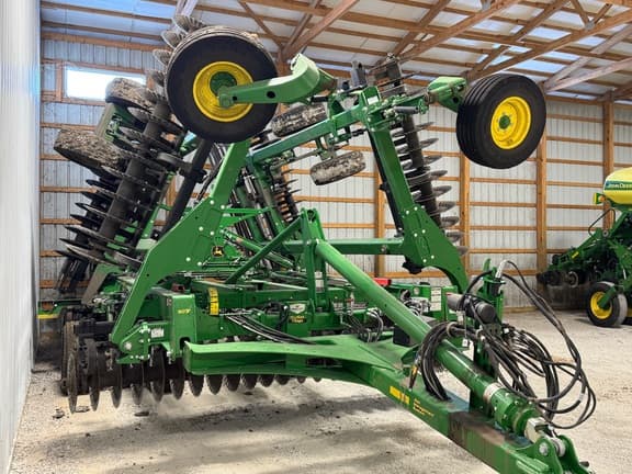 Image of John Deere 2660VT equipment image 3
