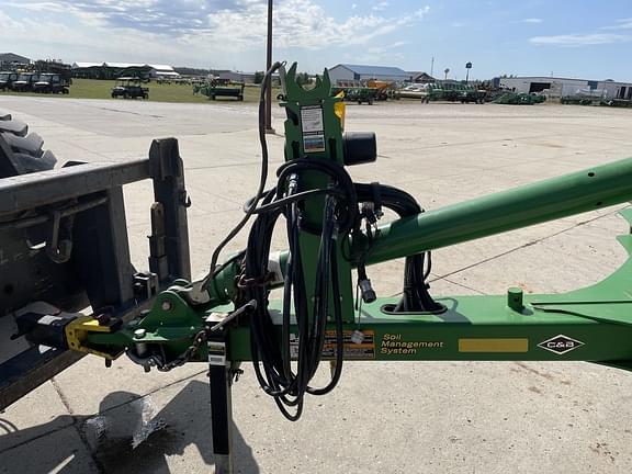 Image of John Deere 2660VT equipment image 1