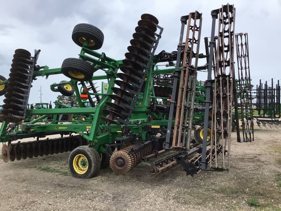 Image of John Deere 2660VT equipment image 4
