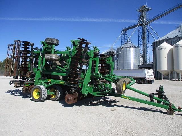 Image of John Deere 2660VT equipment image 1