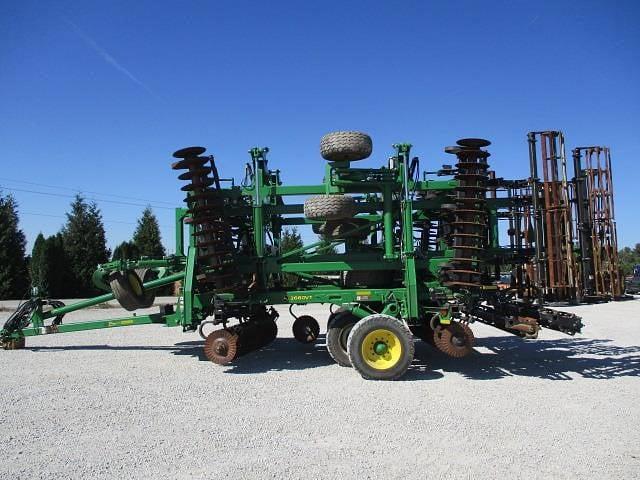 Image of John Deere 2660VT equipment image 3