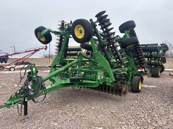 Image of John Deere 2660VT equipment image 1