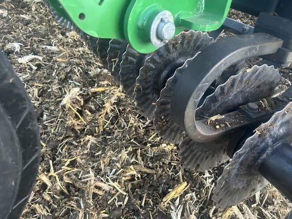 Image of John Deere 2660VT equipment image 2