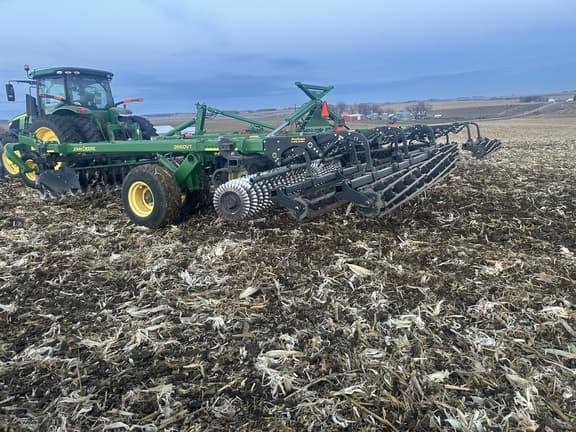 Image of John Deere 2660VT equipment image 3