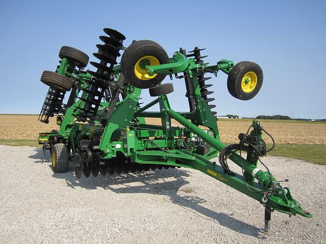 Image of John Deere 2660VT equipment image 3