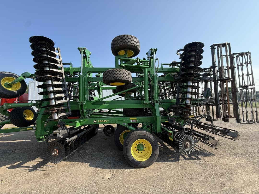 Image of John Deere 2660VT Primary image