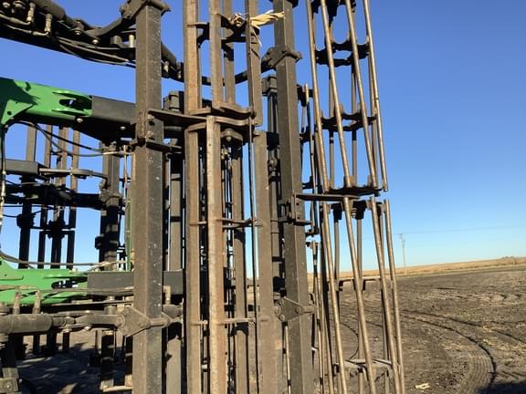 Image of John Deere 2660VT equipment image 3