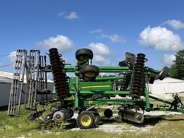 Image of John Deere 2660VT equipment image 2