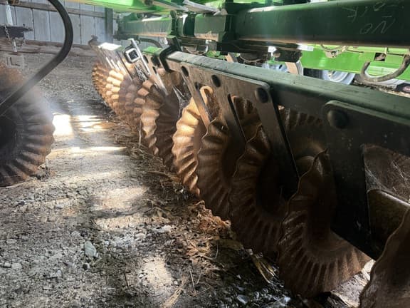 Image of John Deere 2660VT equipment image 3