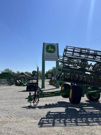 Image of John Deere 2680H equipment image 1