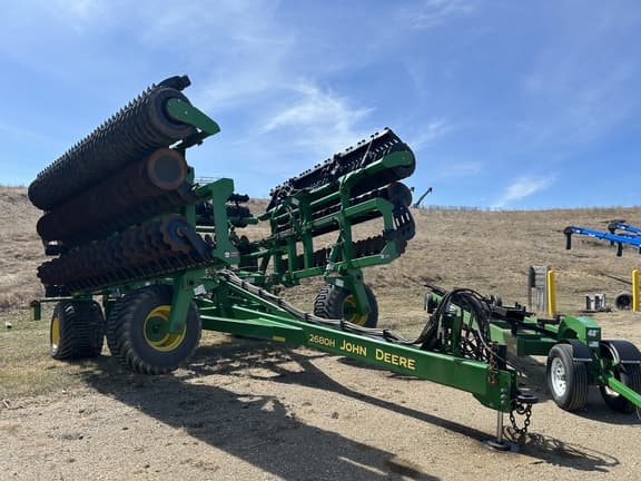 Image of John Deere 2680H equipment image 1