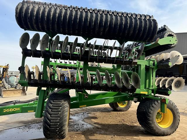 Image of John Deere 2680H equipment image 1