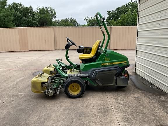 Image of John Deere 2700 equipment image 2