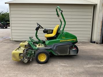 Main image John Deere 2700