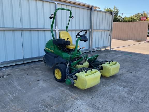 Image of John Deere 2700 equipment image 3