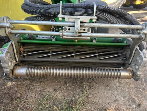 Image of John Deere 2700 equipment image 3