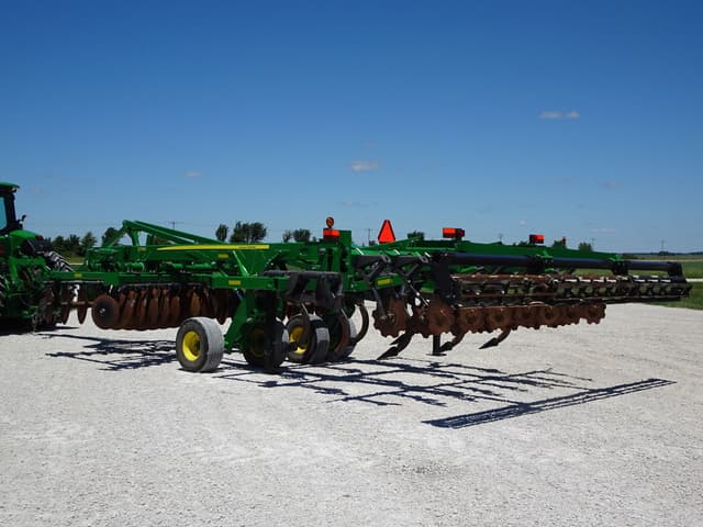Image of John Deere 2730 equipment image 4