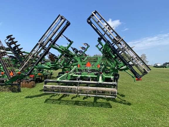 Image of John Deere 2730 equipment image 4